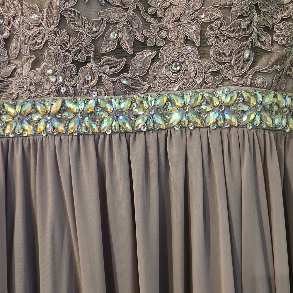 Dancing Queen Gown 9400 - Picture 4 of 8